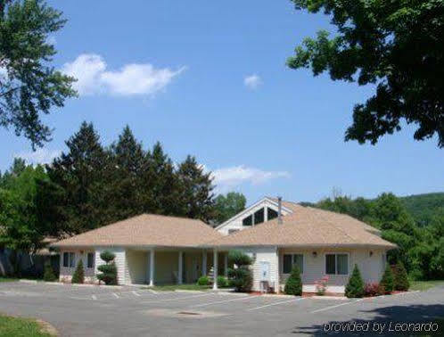 Rocky River Inn New Milford Buitenkant foto
